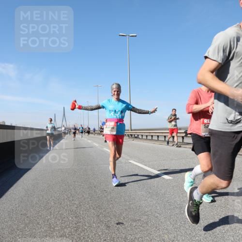 03.10.2025 - Köhlbrandbrückenlauf Yannick Fuchs http://msf.ph/oto/9194483 03.10.2025 11:56:48 Position 3 4347 meine-sportfotos.de