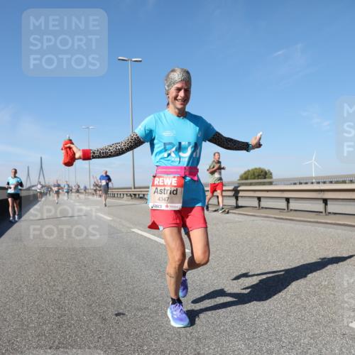 03.10.2025 - Köhlbrandbrückenlauf Yannick Fuchs http://msf.ph/oto/9194493 03.10.2025 11:56:49 Position 3 4347 meine-sportfotos.de