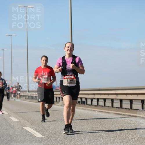 03.10.2025 - Köhlbrandbrückenlauf Yannick Fuchs http://msf.ph/oto/9194509 03.10.2025 12:19:44 Position 3 5372 meine-sportfotos.de