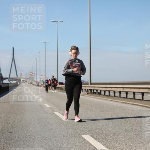 03.10.2025 - Köhlbrandbrückenlauf Yannick Fuchs http://msf.ph/oto/9194545 03.10.2025 12:19:49 Position 3  meine-sportfotos.de