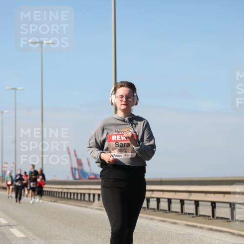 03.10.2025 - Köhlbrandbrückenlauf Yannick Fuchs http://msf.ph/oto/9194552 03.10.2025 12:19:50 Position 3 6073 meine-sportfotos.de