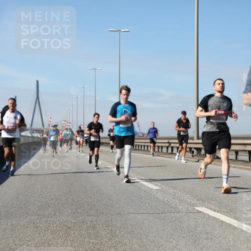 03.10.2025 - Köhlbrandbrückenlauf Yannick Fuchs http://msf.ph/oto/9194556 03.10.2025 11:56:56 Position 3  meine-sportfotos.de