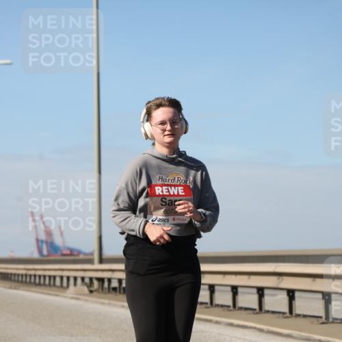 03.10.2025 - Köhlbrandbrückenlauf Yannick Fuchs http://msf.ph/oto/9194560 03.10.2025 12:19:51 Position 3 6075 meine-sportfotos.de