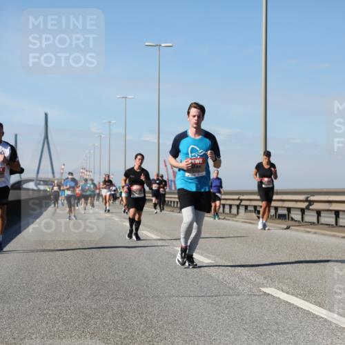 03.10.2025 - Köhlbrandbrückenlauf Yannick Fuchs http://msf.ph/oto/9194567 03.10.2025 11:56:57 Position 3 5173, 6796 meine-sportfotos.de