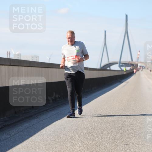 03.10.2025 - Köhlbrandbrückenlauf Yannick Fuchs http://msf.ph/oto/9194592 03.10.2025 12:19:53 Position 3 4980 meine-sportfotos.de