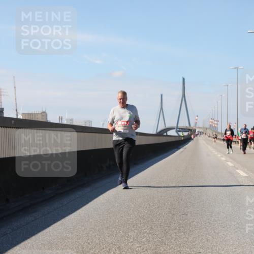 03.10.2025 - Köhlbrandbrückenlauf Yannick Fuchs http://msf.ph/oto/9194597 03.10.2025 12:19:53 Position 3  meine-sportfotos.de