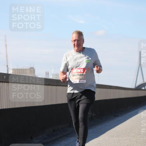 03.10.2025 - Köhlbrandbrückenlauf Yannick Fuchs http://msf.ph/oto/9194607 03.10.2025 12:19:55 Position 3 4980 meine-sportfotos.de