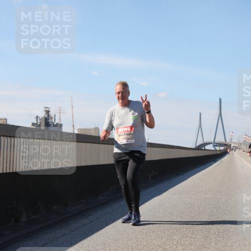 03.10.2025 - Köhlbrandbrückenlauf Yannick Fuchs http://msf.ph/oto/9194613 03.10.2025 12:19:55 Position 3 4980 meine-sportfotos.de