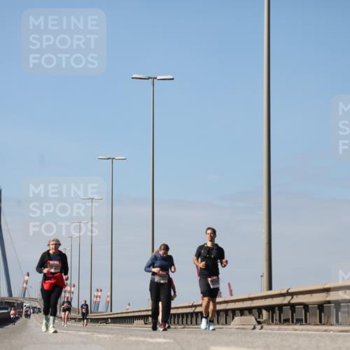 03.10.2025 - Köhlbrandbrückenlauf Yannick Fuchs http://msf.ph/oto/9194639 03.10.2025 12:19:59 Position 3  meine-sportfotos.de