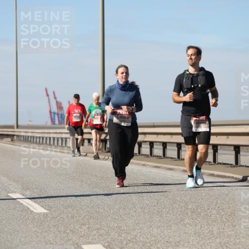 03.10.2025 - Köhlbrandbrückenlauf Yannick Fuchs http://msf.ph/oto/9194681 03.10.2025 12:20:06 Position 3 5497, 5216, 4157 meine-sportfotos.de