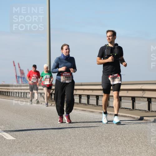 03.10.2025 - Köhlbrandbrückenlauf Yannick Fuchs http://msf.ph/oto/9194684 03.10.2025 12:20:06 Position 3 5497, 5216, 4157 meine-sportfotos.de