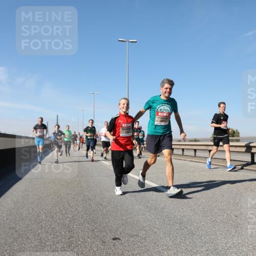 03.10.2025 - Köhlbrandbrückenlauf Yannick Fuchs http://msf.ph/oto/9194729 03.10.2025 11:57:13 Position 3  meine-sportfotos.de