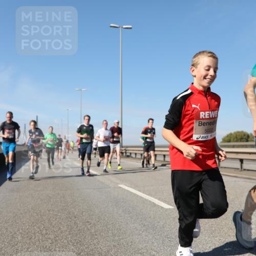 03.10.2025 - Köhlbrandbrückenlauf Yannick Fuchs http://msf.ph/oto/9194744 03.10.2025 11:57:13 Position 3 5022, 5023 meine-sportfotos.de