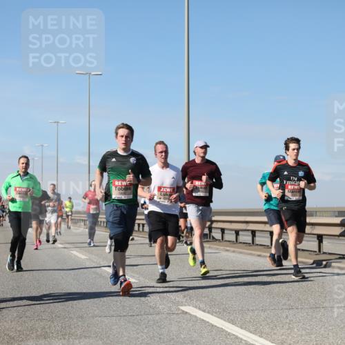 03.10.2025 - Köhlbrandbrückenlauf Yannick Fuchs http://msf.ph/oto/9194747 03.10.2025 11:57:14 Position 3 5806, 5761 meine-sportfotos.de