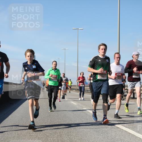 03.10.2025 - Köhlbrandbrückenlauf Yannick Fuchs http://msf.ph/oto/9194755 03.10.2025 11:57:14 Position 3 5884, 5806 meine-sportfotos.de