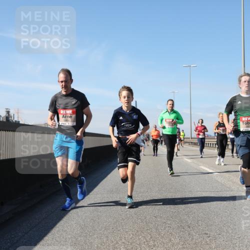 03.10.2025 - Köhlbrandbrückenlauf Yannick Fuchs http://msf.ph/oto/9194761 03.10.2025 11:57:15 Position 3 5884, 5806 meine-sportfotos.de