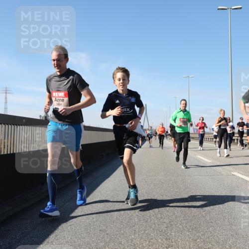 03.10.2025 - Köhlbrandbrückenlauf Yannick Fuchs http://msf.ph/oto/9194773 03.10.2025 11:57:15 Position 3 5884, 5806 meine-sportfotos.de