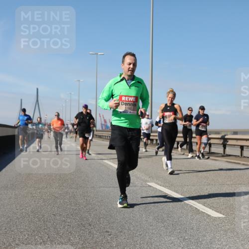03.10.2025 - Köhlbrandbrückenlauf Yannick Fuchs http://msf.ph/oto/9194790 03.10.2025 11:57:16 Position 3 5782, 4366 meine-sportfotos.de