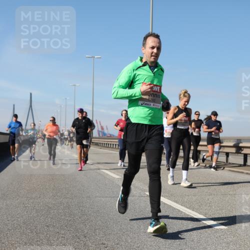 03.10.2025 - Köhlbrandbrückenlauf Yannick Fuchs http://msf.ph/oto/9194793 03.10.2025 11:57:16 Position 3 5782 meine-sportfotos.de
