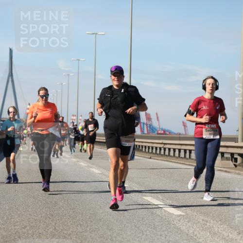 03.10.2025 - Köhlbrandbrückenlauf Yannick Fuchs http://msf.ph/oto/9194796 03.10.2025 11:57:17 Position 3 4958, 4952 meine-sportfotos.de