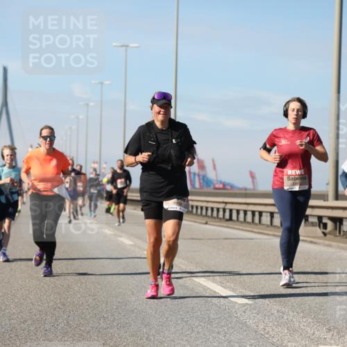 03.10.2025 - Köhlbrandbrückenlauf Yannick Fuchs http://msf.ph/oto/9194800 03.10.2025 11:57:17 Position 3 4958, 4952 meine-sportfotos.de