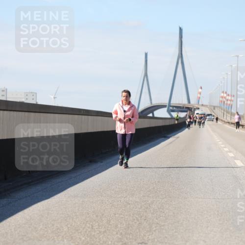 03.10.2025 - Köhlbrandbrückenlauf Yannick Fuchs http://msf.ph/oto/9194804 03.10.2025 12:20:53 Position 3  meine-sportfotos.de