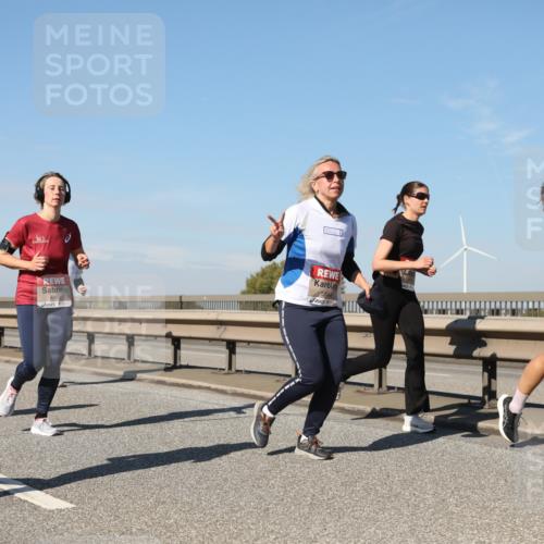 03.10.2025 - Köhlbrandbrückenlauf Yannick Fuchs http://msf.ph/oto/9194825 03.10.2025 11:57:19 Position 3 4952, 4958 meine-sportfotos.de