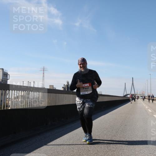 03.10.2025 - Köhlbrandbrückenlauf Yannick Fuchs http://msf.ph/oto/9194882 03.10.2025 12:21:42 Position 3 6123 meine-sportfotos.de