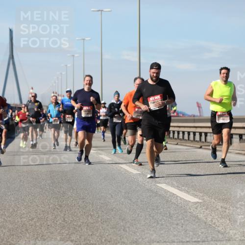 03.10.2025 - Köhlbrandbrückenlauf Yannick Fuchs http://msf.ph/oto/9194884 03.10.2025 11:57:24 Position 3  meine-sportfotos.de