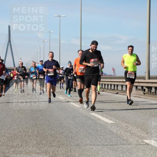 03.10.2025 - Köhlbrandbrückenlauf Yannick Fuchs http://msf.ph/oto/9194885 03.10.2025 11:57:24 Position 3  meine-sportfotos.de