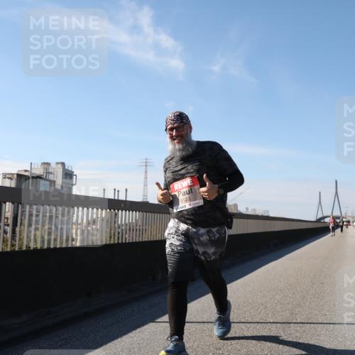 03.10.2025 - Köhlbrandbrückenlauf Yannick Fuchs http://msf.ph/oto/9194887 03.10.2025 12:21:43 Position 3  meine-sportfotos.de
