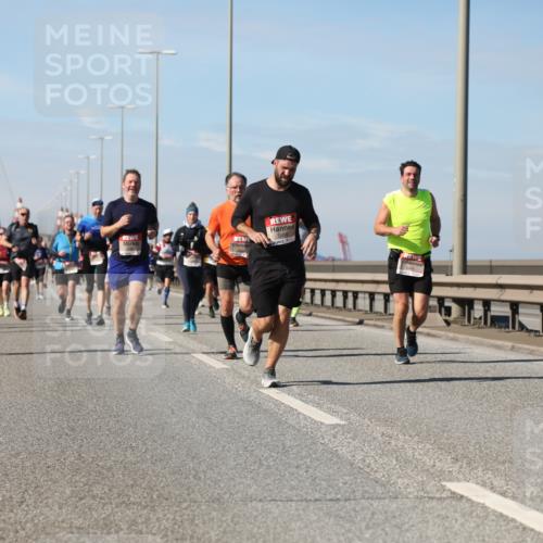 03.10.2025 - Köhlbrandbrückenlauf Yannick Fuchs http://msf.ph/oto/9194888 03.10.2025 11:57:24 Position 3  meine-sportfotos.de