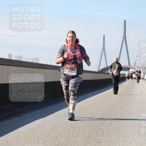 03.10.2025 - Köhlbrandbrückenlauf Yannick Fuchs http://msf.ph/oto/9194895 03.10.2025 12:21:56 Position 3 5612 meine-sportfotos.de