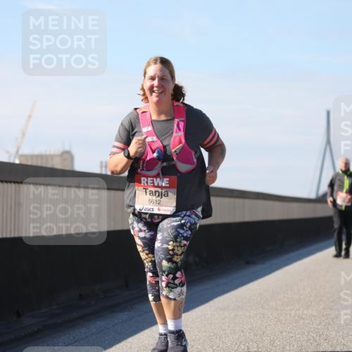 03.10.2025 - Köhlbrandbrückenlauf Yannick Fuchs http://msf.ph/oto/9194897 03.10.2025 12:21:57 Position 3 5612 meine-sportfotos.de