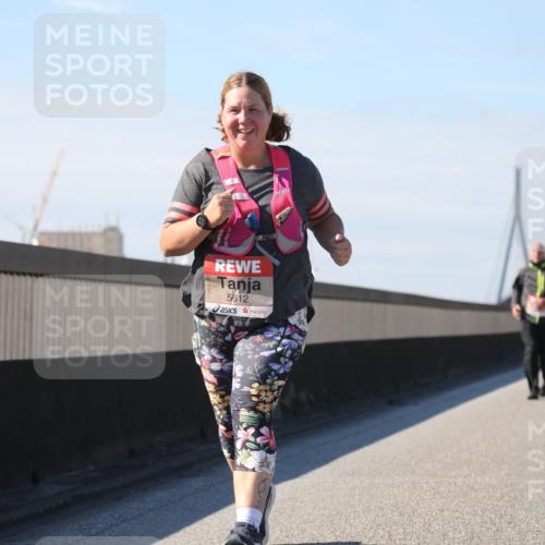 03.10.2025 - Köhlbrandbrückenlauf Yannick Fuchs http://msf.ph/oto/9194899 03.10.2025 12:21:57 Position 3 5612 meine-sportfotos.de