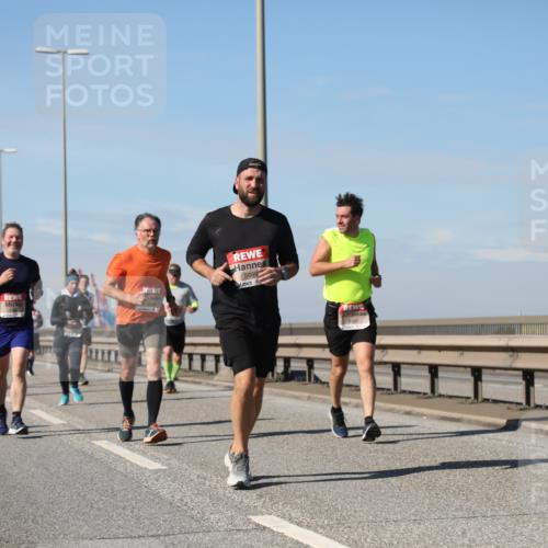 03.10.2025 - Köhlbrandbrückenlauf Yannick Fuchs http://msf.ph/oto/9194900 03.10.2025 11:57:26 Position 3 5099 meine-sportfotos.de