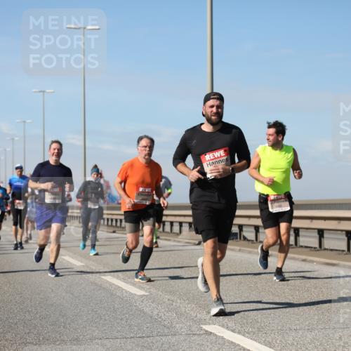 03.10.2025 - Köhlbrandbrückenlauf Yannick Fuchs http://msf.ph/oto/9194902 03.10.2025 11:57:26 Position 3  meine-sportfotos.de