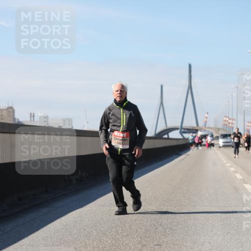 03.10.2025 - Köhlbrandbrückenlauf Yannick Fuchs http://msf.ph/oto/9194917 03.10.2025 12:22:04 Position 3 485 meine-sportfotos.de