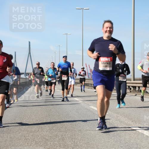 03.10.2025 - Köhlbrandbrückenlauf Yannick Fuchs http://msf.ph/oto/9194921 03.10.2025 11:57:29 Position 3 4760 meine-sportfotos.de