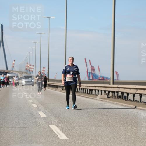 03.10.2025 - Köhlbrandbrückenlauf Yannick Fuchs http://msf.ph/oto/9194925 03.10.2025 12:22:06 Position 3  meine-sportfotos.de