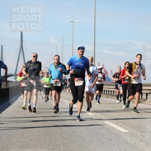03.10.2025 - Köhlbrandbrückenlauf Yannick Fuchs http://msf.ph/oto/9194927 03.10.2025 11:57:30 Position 3 4560, 09, 6377 meine-sportfotos.de
