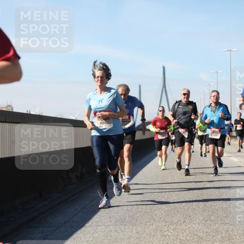 03.10.2025 - Köhlbrandbrückenlauf Yannick Fuchs http://msf.ph/oto/9194935 03.10.2025 11:57:30 Position 3 4560, 310, 6377 meine-sportfotos.de