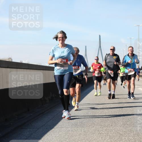 03.10.2025 - Köhlbrandbrückenlauf Yannick Fuchs http://msf.ph/oto/9194936 03.10.2025 11:57:31 Position 3 4560, 6310, 6377 meine-sportfotos.de
