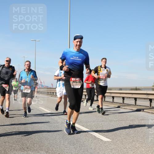 03.10.2025 - Köhlbrandbrückenlauf Yannick Fuchs http://msf.ph/oto/9194954 03.10.2025 11:57:33 Position 3 09, 6377 meine-sportfotos.de