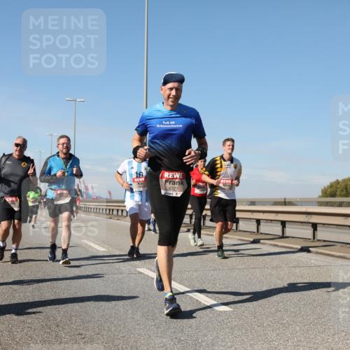 03.10.2025 - Köhlbrandbrückenlauf Yannick Fuchs http://msf.ph/oto/9194957 03.10.2025 11:57:33 Position 3 09, 10, 6377 meine-sportfotos.de
