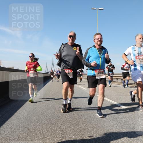 03.10.2025 - Köhlbrandbrückenlauf Yannick Fuchs http://msf.ph/oto/9194968 03.10.2025 11:57:34 Position 3 10, 5815, 6208 meine-sportfotos.de