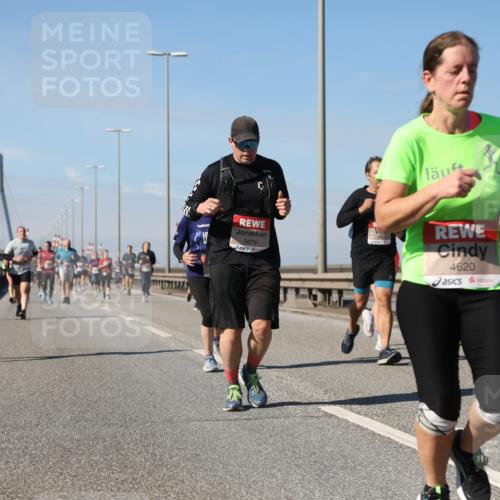 03.10.2025 - Köhlbrandbrückenlauf Yannick Fuchs http://msf.ph/oto/9194996 03.10.2025 11:57:38 Position 3 5879, 4620 meine-sportfotos.de