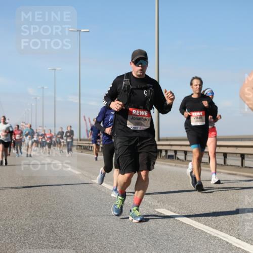 03.10.2025 - Köhlbrandbrückenlauf Yannick Fuchs http://msf.ph/oto/9194999 03.10.2025 11:57:39 Position 3 5879, 4861 meine-sportfotos.de
