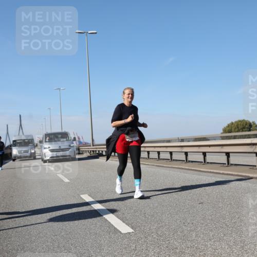 03.10.2025 - Köhlbrandbrückenlauf Yannick Fuchs http://msf.ph/oto/9195000 03.10.2025 12:22:50 Position 3 5471 meine-sportfotos.de
