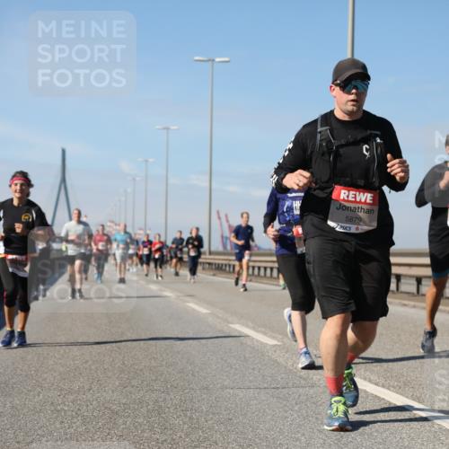 03.10.2025 - Köhlbrandbrückenlauf Yannick Fuchs http://msf.ph/oto/9195003 03.10.2025 11:57:39 Position 3 5879 meine-sportfotos.de